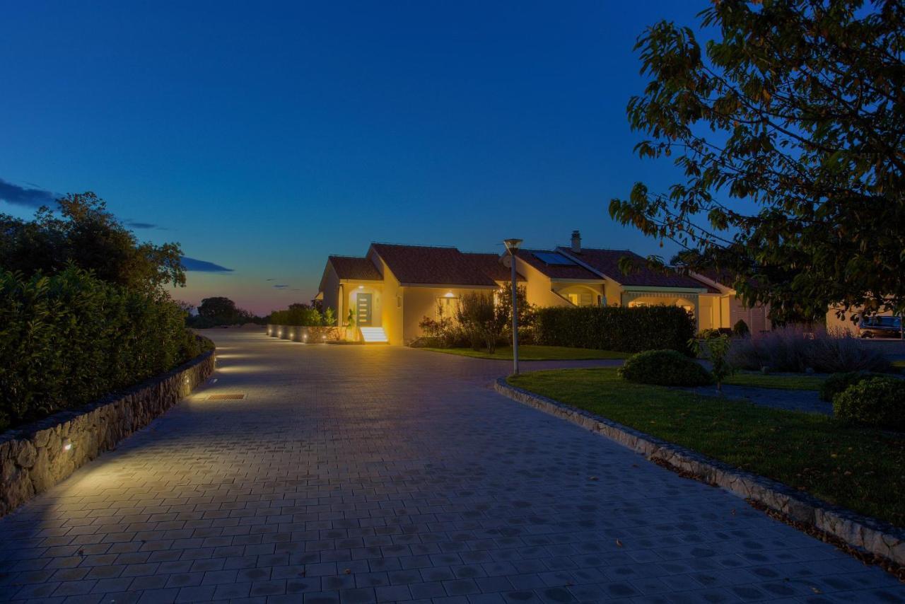 Holiday Home Elegant Vrh (Krk) Exterior foto